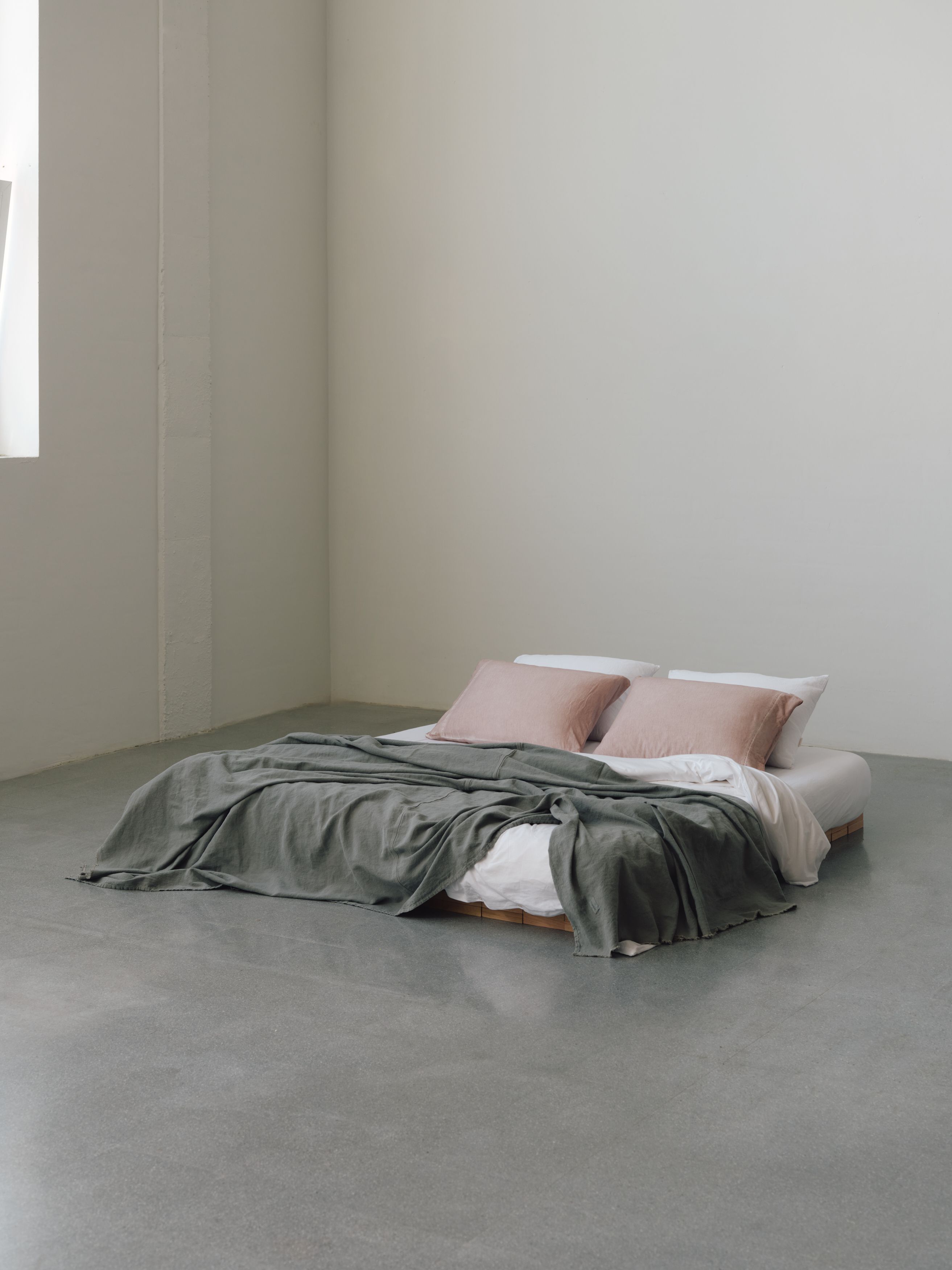 Mikmax bedding linen dark grey sheets pink